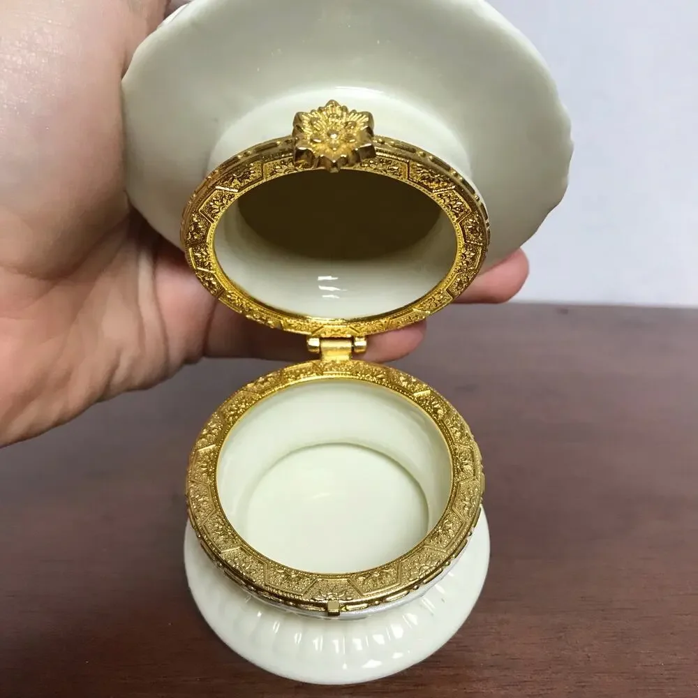 Beautiful White and Gold Tone 6.5